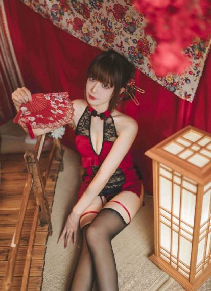动漫美女被狂摸下部羞羞_720动漫在线观看