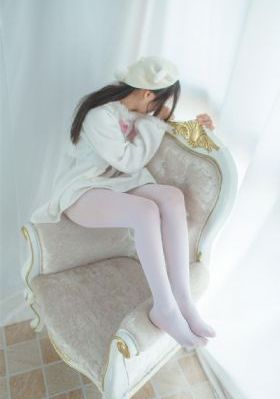 年轻的女教师2在线_超清迅雷电影在线